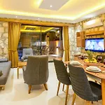 With Private Pool And Jacuzzi In Nature Villa *