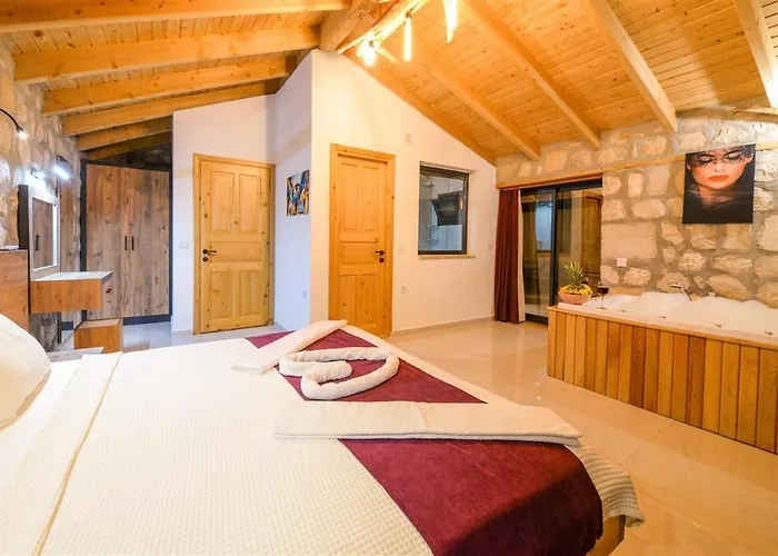 With Private Pool And Jacuzzi In Nature Villa *