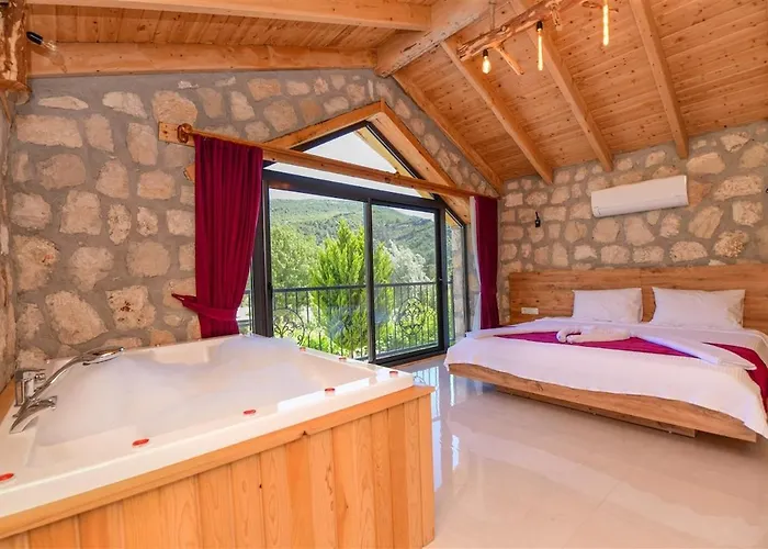 With Private Pool And Jacuzzi In Nature *
